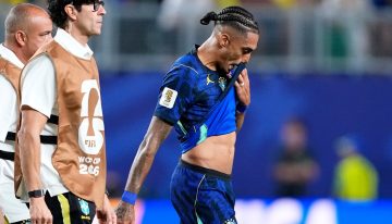Preocupación en Brasil por la lesión de Raphinha: salió en el primer tiempo de la goleada ante Haití con una molestia muscular