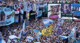 Banderazo argentino en Atlanta: hubo miles de personas y mucho color, pero también incidentes entre hinchas de San Lorenzo y Huracán