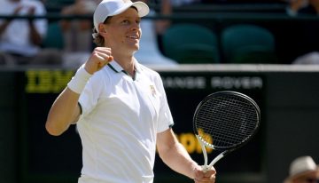 Jannik Sinner dio otro firme paso en Wimbledon y se metió en semis: aplastó al alemán Struff y espera por Djokovic