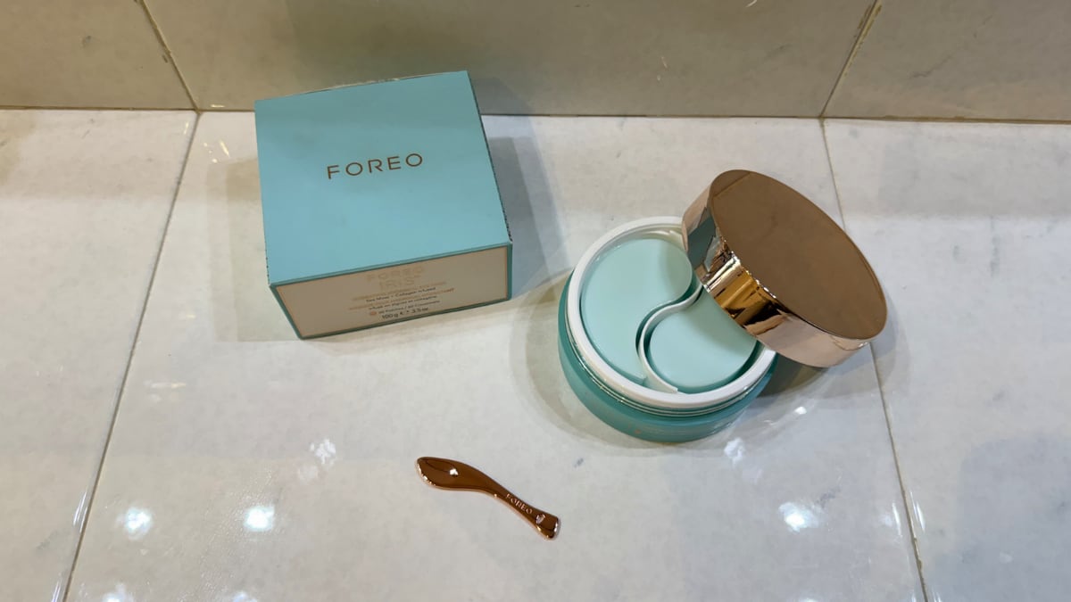 Foreo Iris Hydrating Hydrogel Eye Mask.