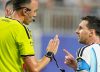 El cruce entre Messi y el árbitro en pleno Argentina-Suiza: «No faltés el respeto; a mí hablame bien»