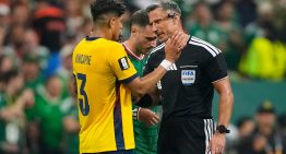 La AFA se «copia» del Mundial 2026: llega la «Ley Prestianni» y los árbitros aplicarán las reglas de los laterales y de los saques de arco