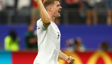 La pareja de Alexander Sørloth denunció amenazas tras la eliminación de Noruega y llevará el caso a la Justicia
