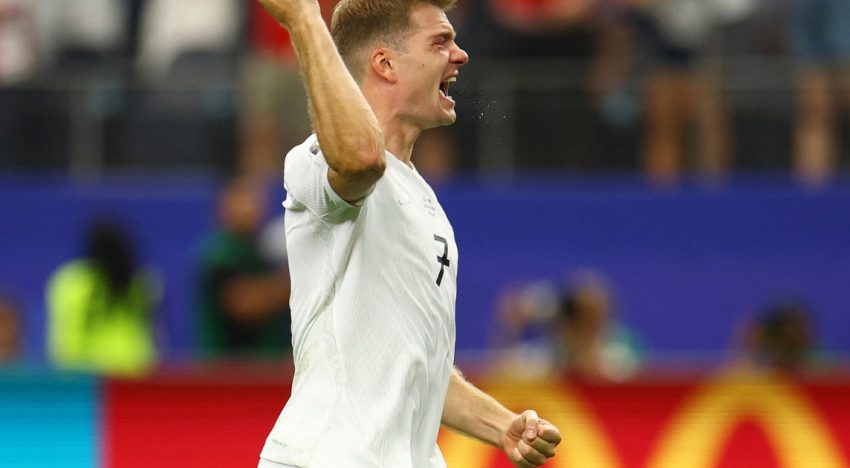La pareja de Alexander Sørloth denunció amenazas tras la eliminación de Noruega y llevará el caso a la Justicia