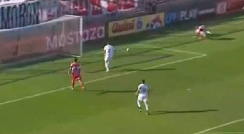 Doble error, blooper y burrada: el insólito gol en contra que se hizo la defensa de Ferro en su visita a Deportivo Morón