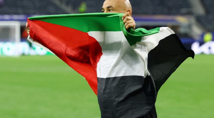 El DT de Egipto, próximo rival de Argentina, tras la clasificación: celebró con una bandera palestina y dedicó el triunfo a Gaza
