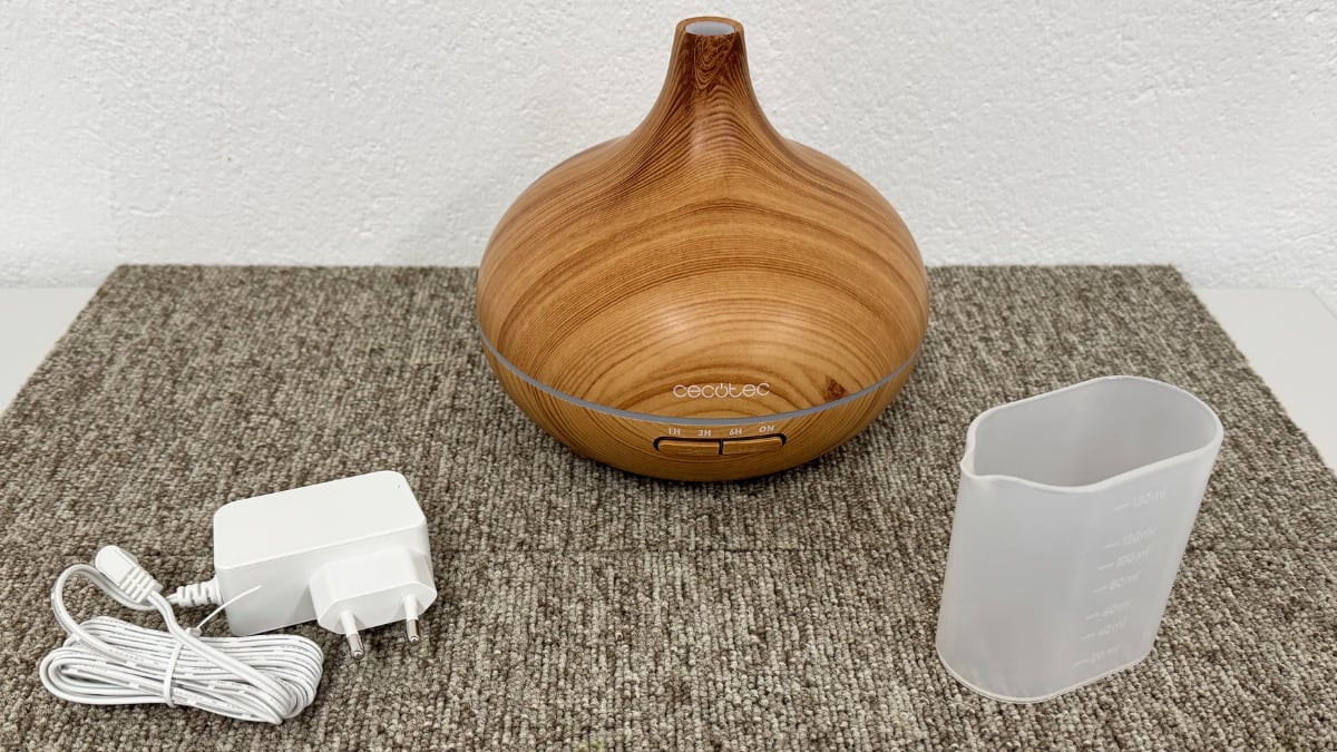 Difusor de aromas y humidificador de Cecotec.