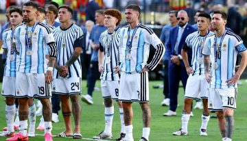 Se fue Otamendi, Paredes y Dibu Martínez dudan y Messi sigue en silencio: el paso del tiempo, el rival invencible que pone contra las cuerdas a la Scaloneta