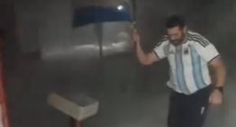 Con la camiseta de la Selección y temperaturas bajo cero: así celebró un docente en la Antártida la victoria ante Inglaterra