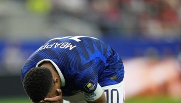 La furia de Kylian Mbappé tras el segundo gol de España: así fue la reacción del francés