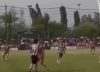 Un futbolista murió tras ser impactado por un rayo en pleno partido: otras 12 personas resultaron heridas