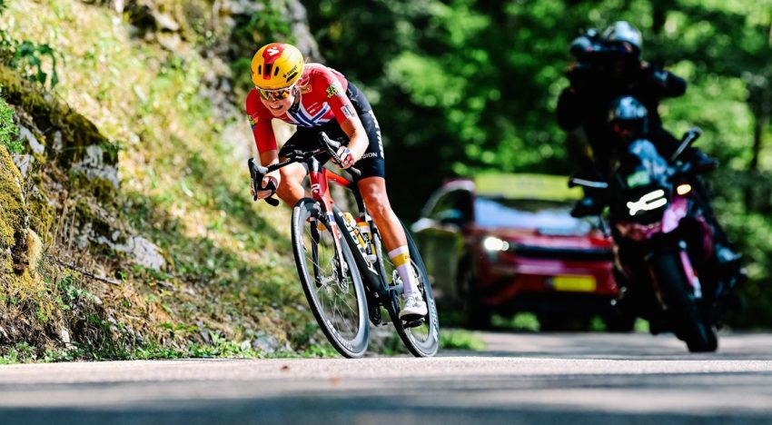 Polémica en el Tour de Francia: de qué se tratan los «corpiños» que mejoran la aerodinámica de las ciclistas