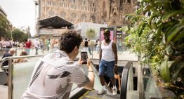 La Barcelona que venden los ‘influencers’: los atractivos turísticos de siempre con un café de especialidad
