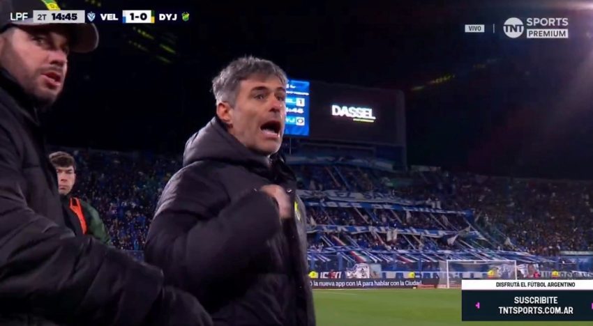 Guillermo Barros Schelotto tomó del cuello a Vaccari y volaron piñas: bochornoso final en Vélez vs Defensa y Justicia