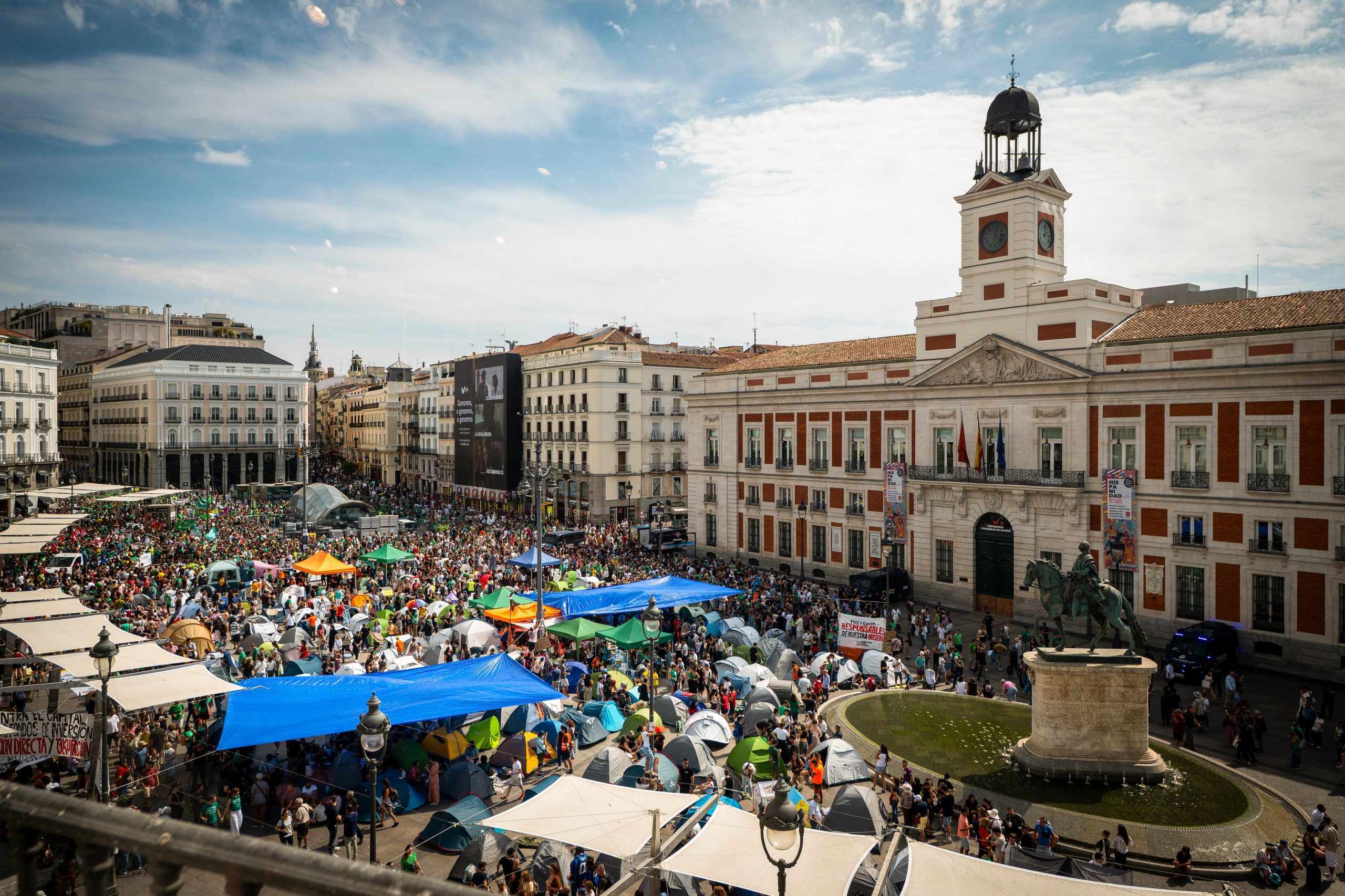Acampada en Puerta del Sol en protesta contra la crisis de la vivienda.