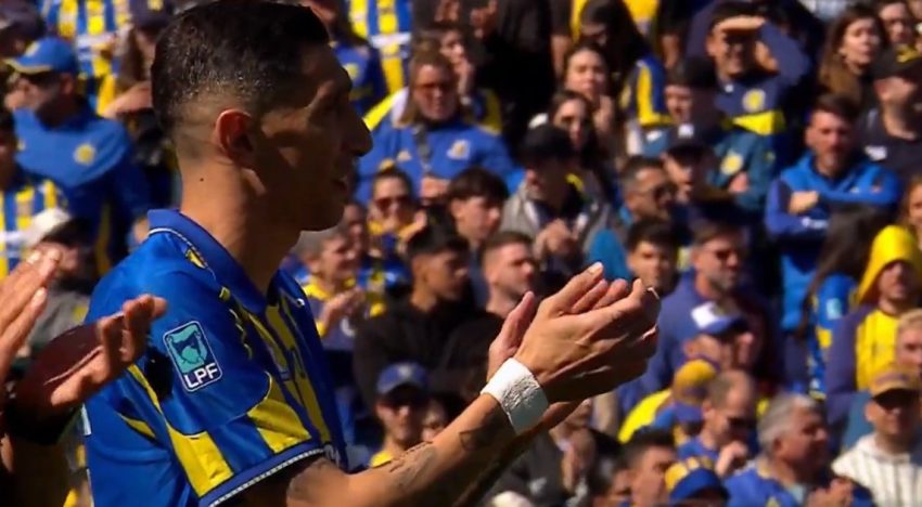 El homenaje a Lionel Messi en medio del clásico de Rosario: los hinchas de Central aplaudieron, pero también ovacionaron a Fideo Di María