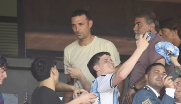 Lionel Scaloni, Aimar, Samuel y todo el cuerpo técnico de la Selección vieron la victoria de Argentina sobre Uruguay en los Suramericanos