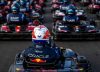 De qué se trata Max Verstappen vs 100 drivers: el piloto de Red Bull y uno de los retos más locos de su carrera