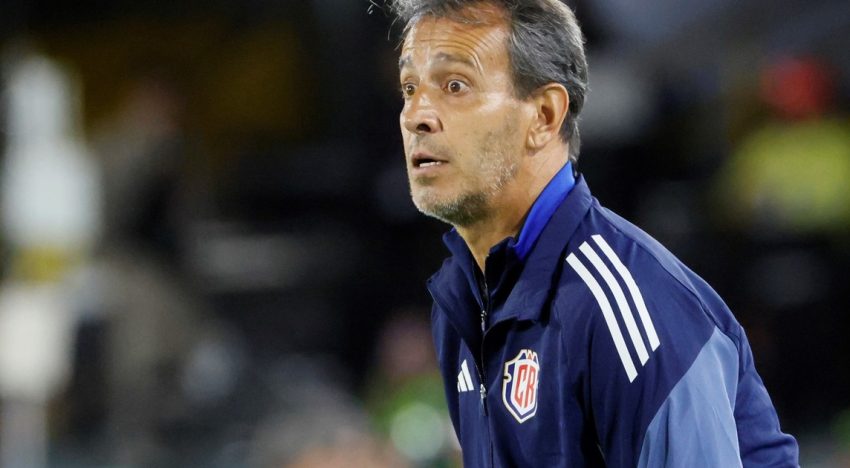 Crisis en Costa Rica: echaron al Bocha Batista y una leyenda asumirá como entrenador