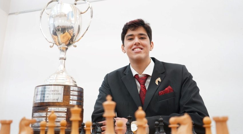 Tobías Sebastián Moreno Pérez, el joven campeón invicto de la Copa Clarín de ajedrez