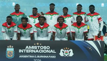Se terminó la odisea de Burkina Faso: tras la goleada se fueron de Argentina con miles de fotos, ovación de los hinchas y canje de camisetas