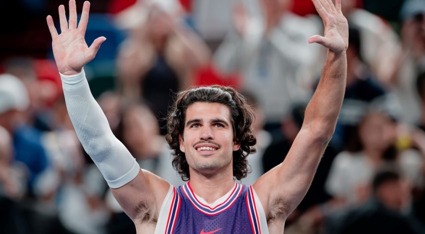 Carlos Alcaraz, mucho más que tenis: del bigote que se hizo viral a los looks con los que marca tendencia dentro y fuera de la cancha