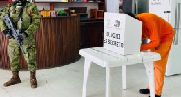 Referéndum en Ecuador en medio de crisis energética y diplomática