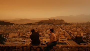 Cielo de Atenas se tiñe de naranja por las nubes de polvo del Sáhara