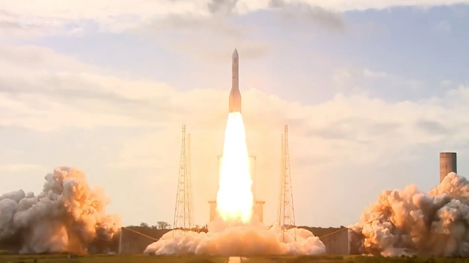 El cohete Ariane 6 despega con éxito en su vuelo inaugural pero un fallo impide su vuelta a la Tierra