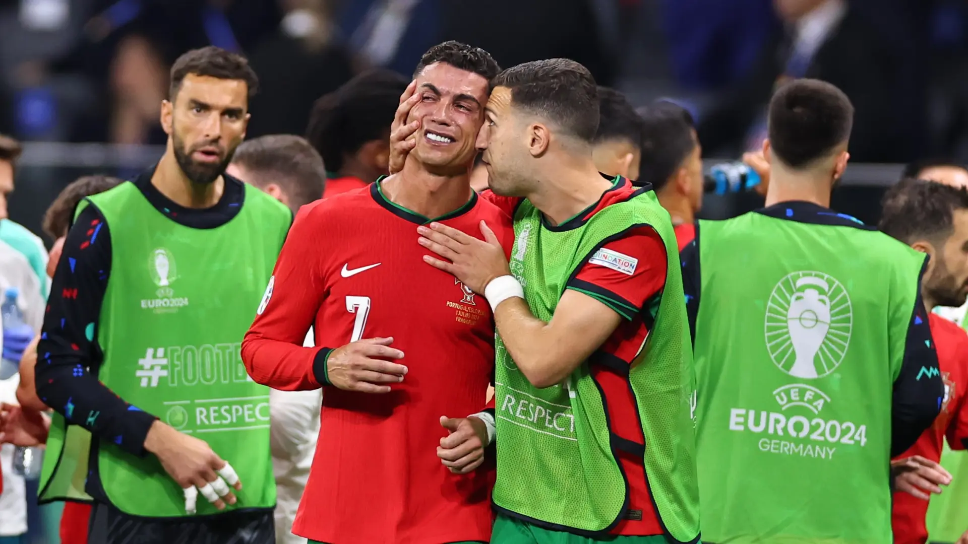 Cristiano Ronaldo falla un penalti en la prórroga… y rompe a llorar desconsolado