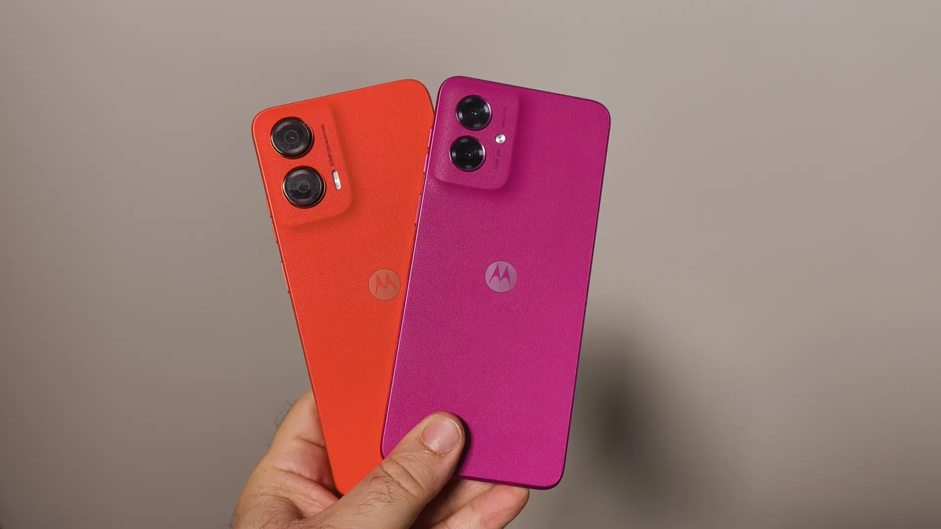 Moto g55 5G y Moto g35 5G: Motorola lanza dos nuevos móviles baratos con el toque estiloso del cuero vegano