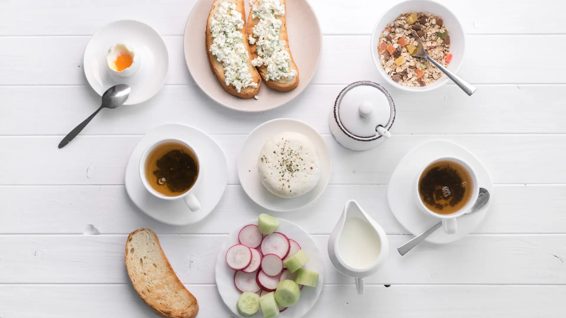 El motivo por el que no deberías desayunar huevos si también tomas café o té, según una dietista