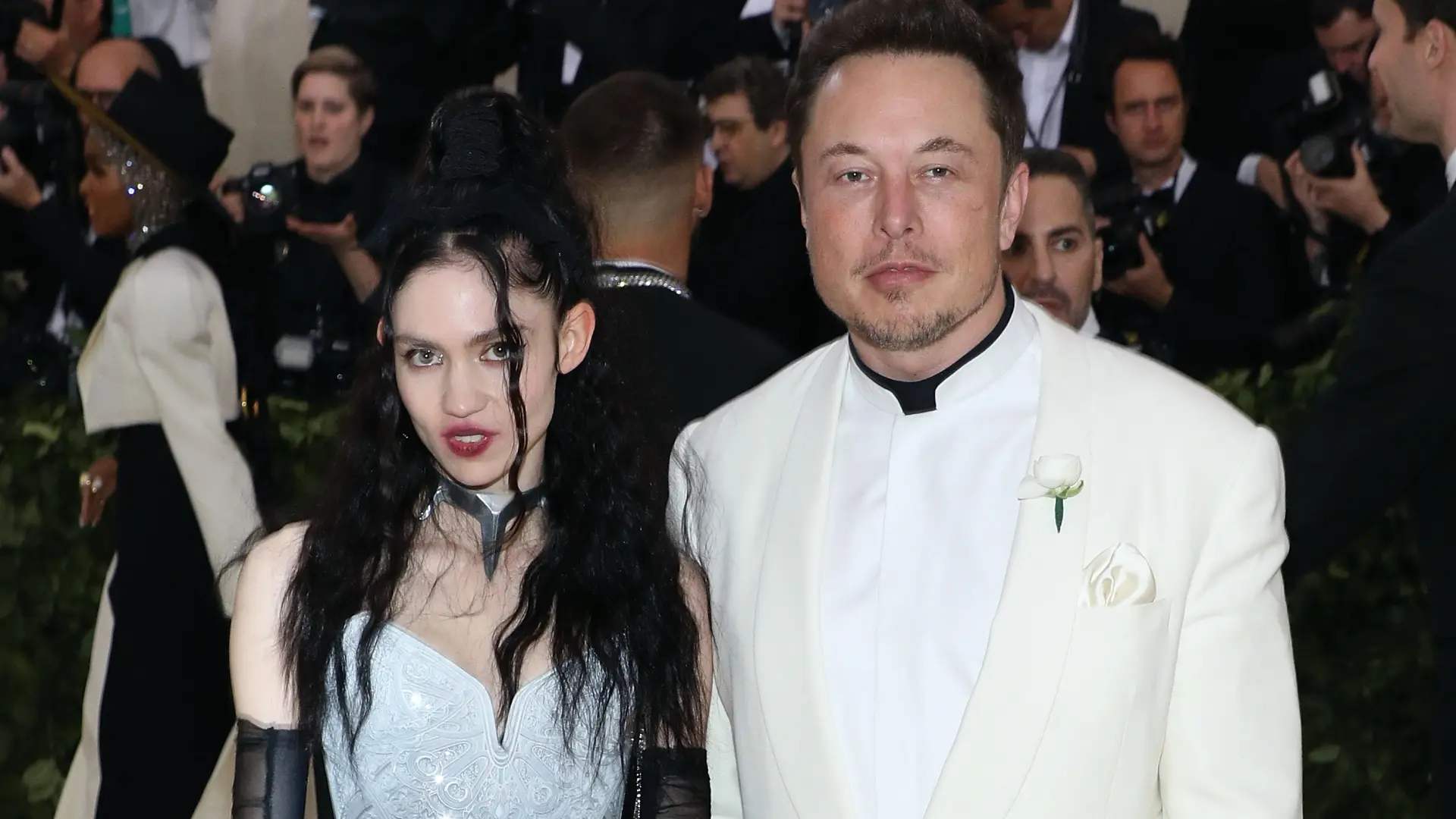 Grimes revela que no pudo ver al hijo que tiene con Elon Musk durante cinco meses: fue una represalia de él por la batalla judicial