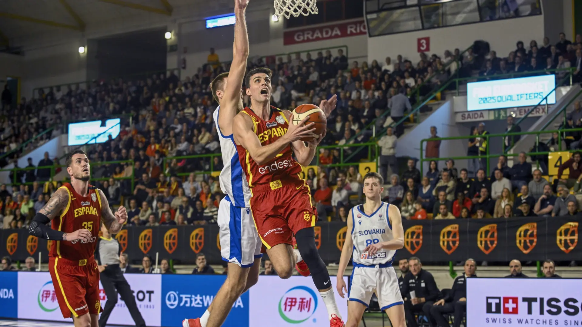 España repite victoria ante Eslovaquia y sella su clasificación para el Eurobasket 2025