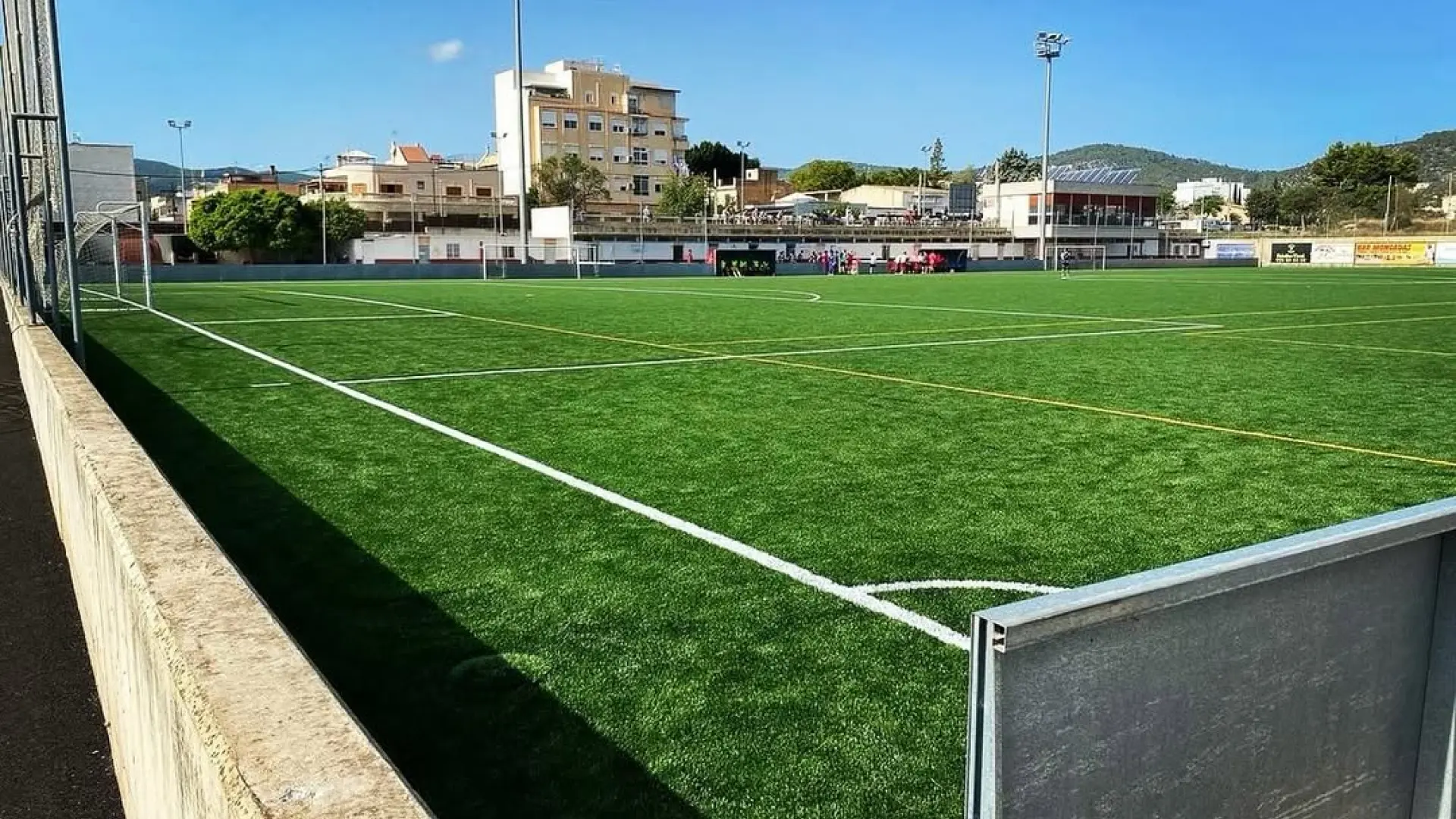 Hospitalizado un futbolista juvenil del Santa Catalina tras desplomarse repentinamente en mitad de un partido