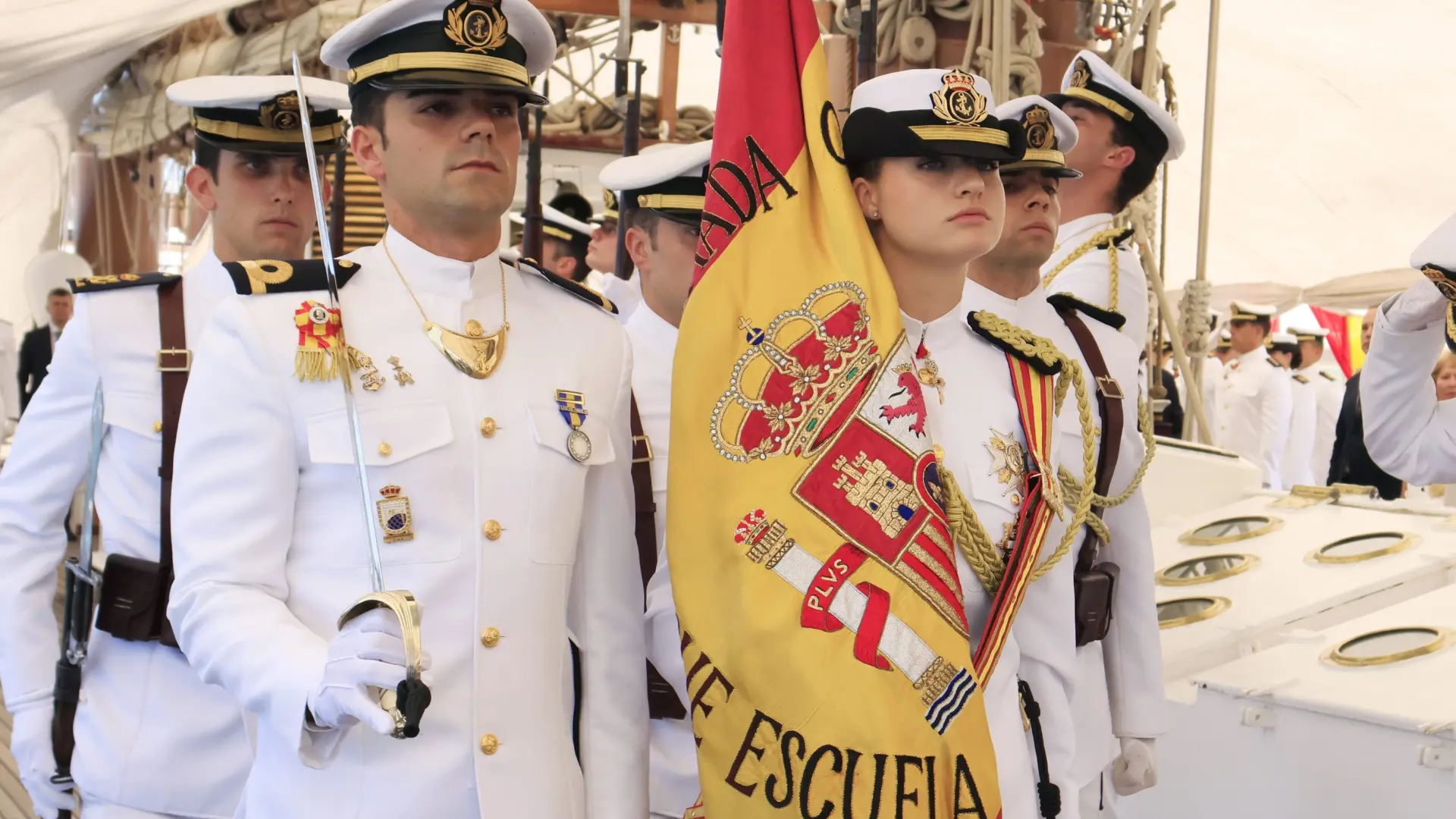Carlos Vives acude a un almuerzo con la princesa Leonor en el Juan Sebastián Elcano
