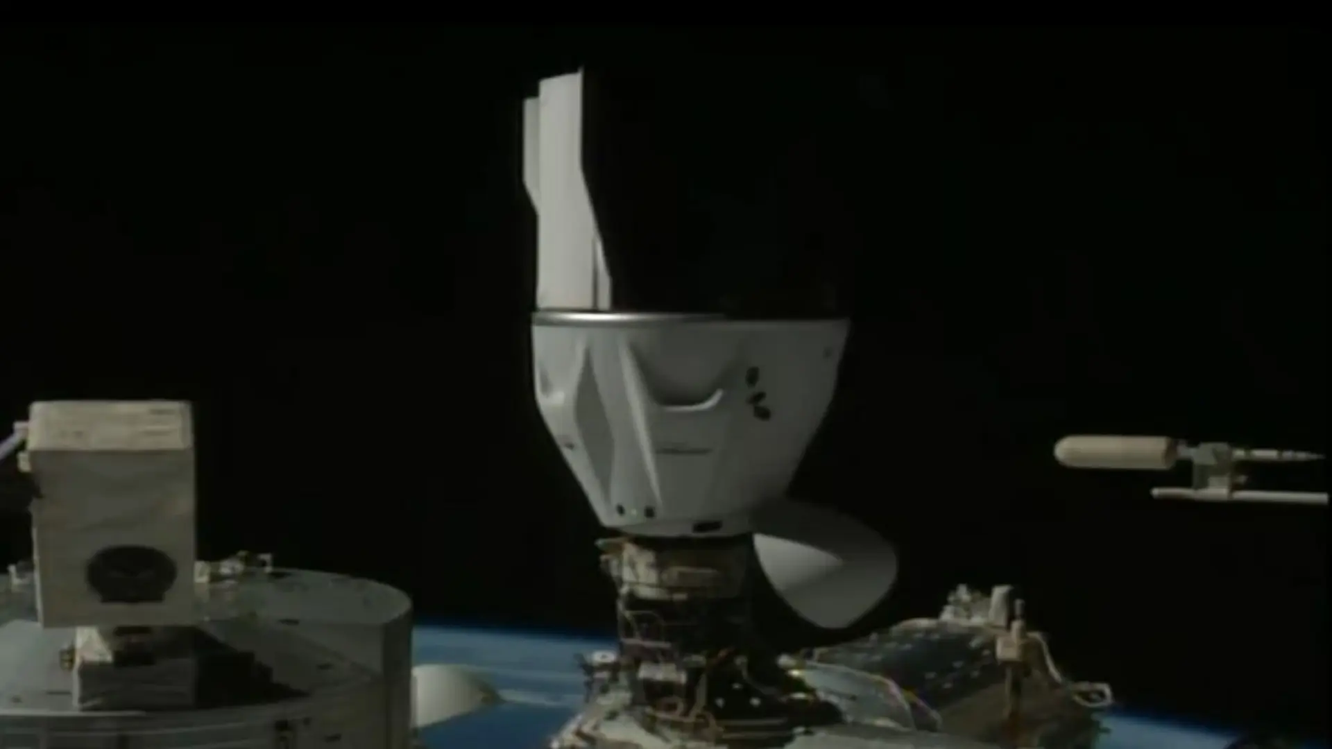 La misión Axiom-4 de SpaceX llega a la Estación Espacial Internacional, en directo: la nave Dragon se acopla con éxito