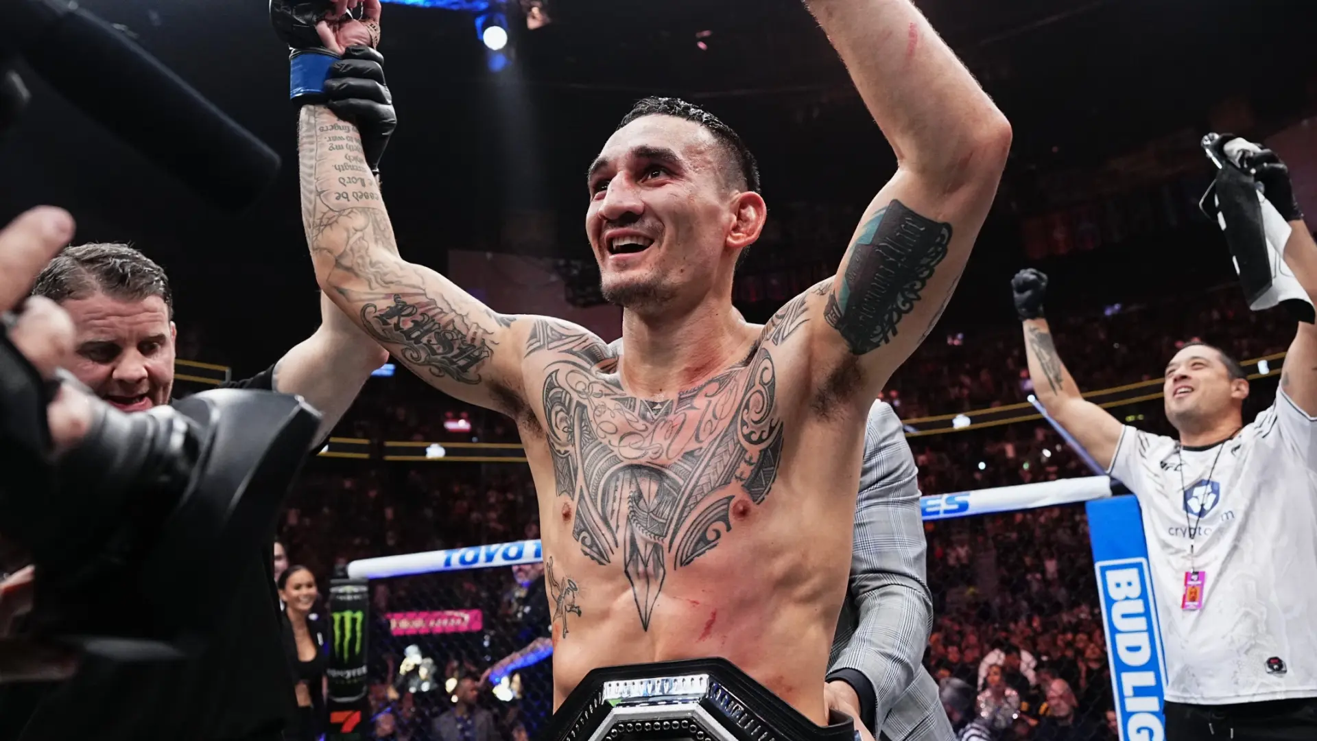 Max Holloway, la última 'víctima' de Topuria, ve igualado el combate con Oliveira: "Muchos descartan a Charles, pero ahí brilla"