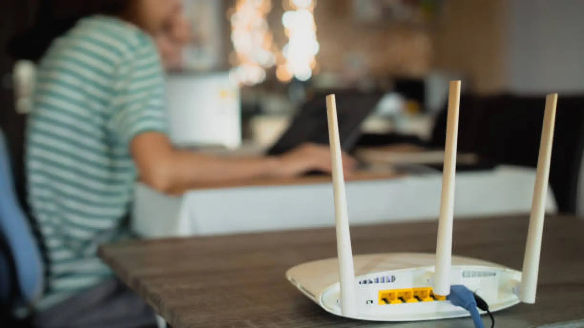 Qué hacer con el router cuando te vas de vacaciones: ventajas de dejarlo encendido o apagado