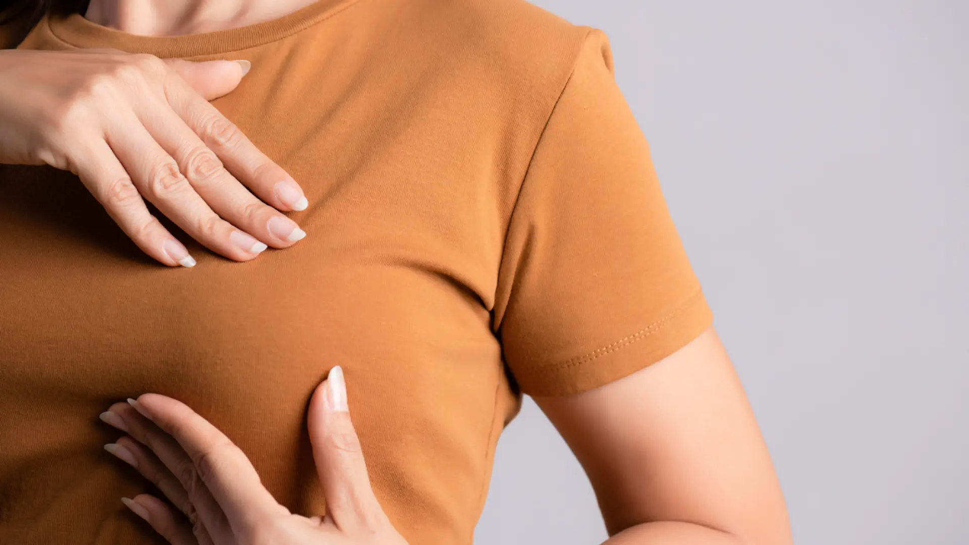 Sanidad detecta 102 casos de un raro linfoma asociado a implantes mamarios