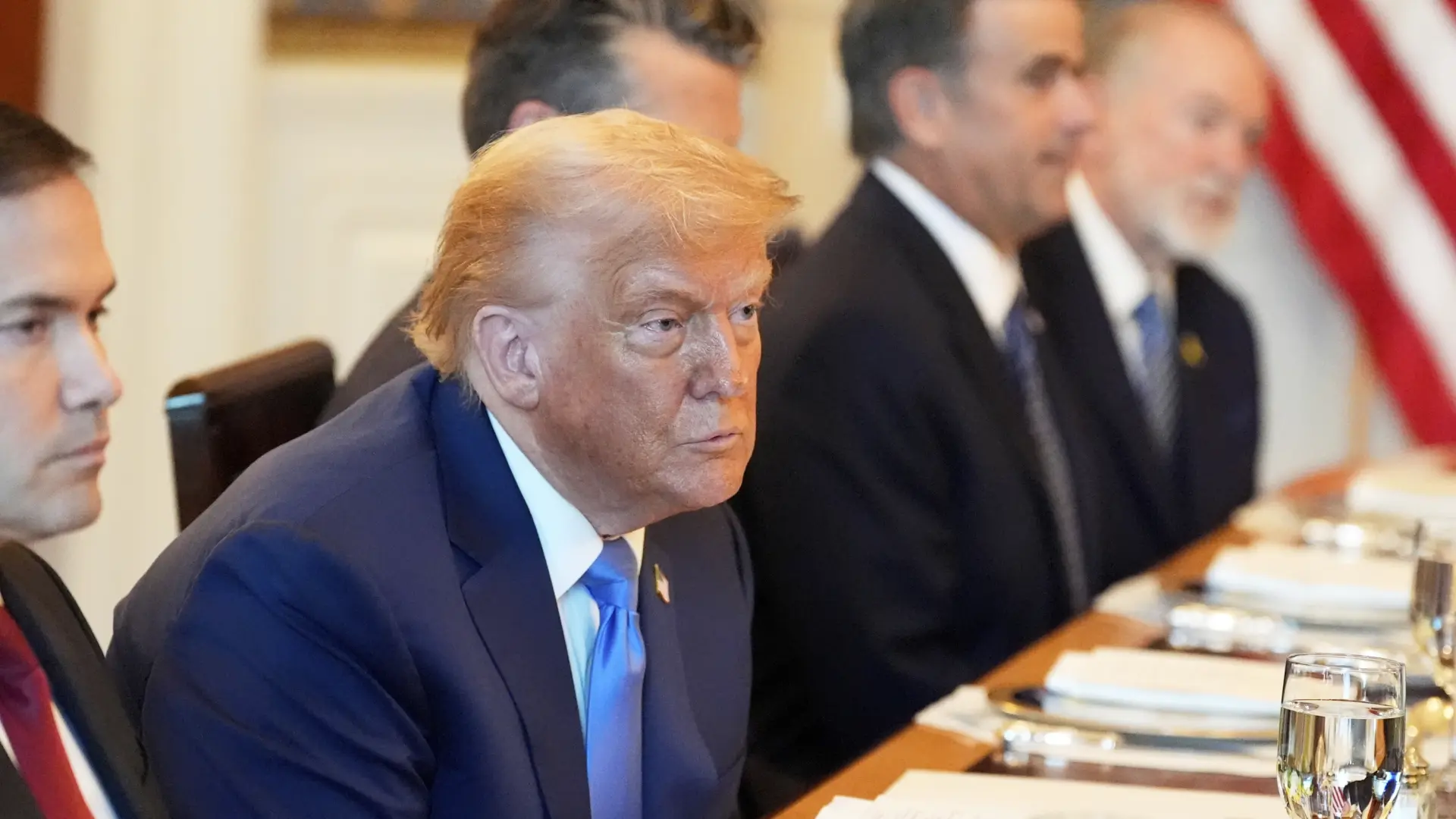 Qué es y por qué aparece la insuficiencia venosa crónica que padece Donald Trump