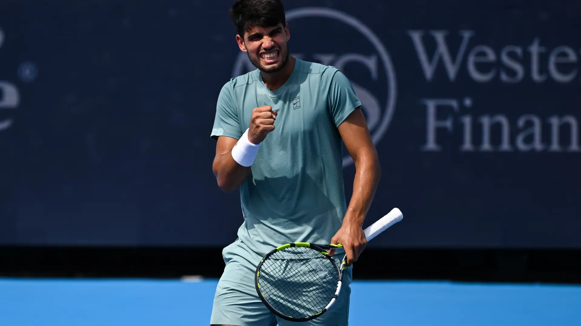 Carlos Alcaraz doblega a un guerrero Medjedovic para meterse en los octavos del Masters 1.000 de Cincinnati