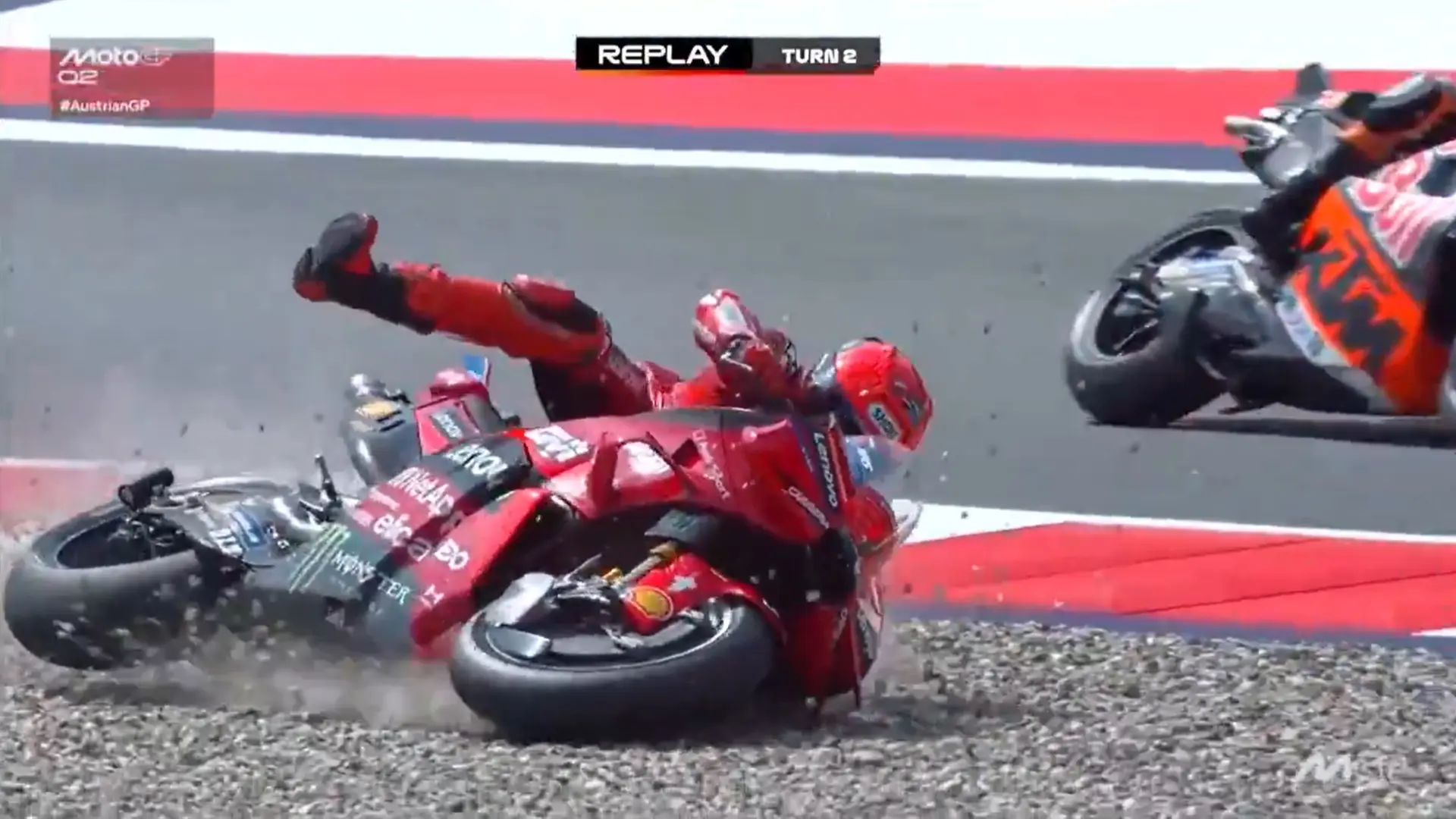 Una caída le cuesta la pole a Marc Márquez en Austria: Bezzecchi saldrá primero y Álex, segundo