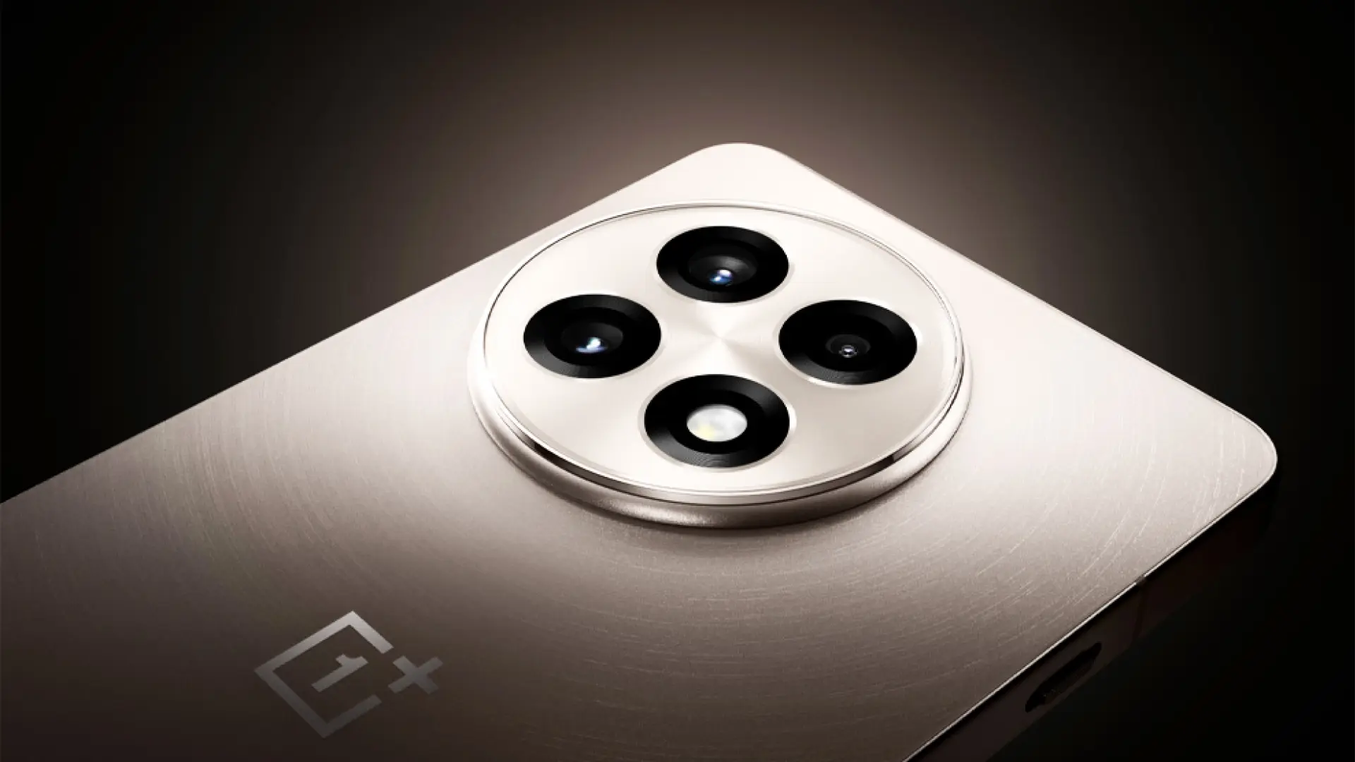 El móvil de OnePlus que podría costar 1.000 euros, pero vale la mitad es potente y tiene cámara 'premium'