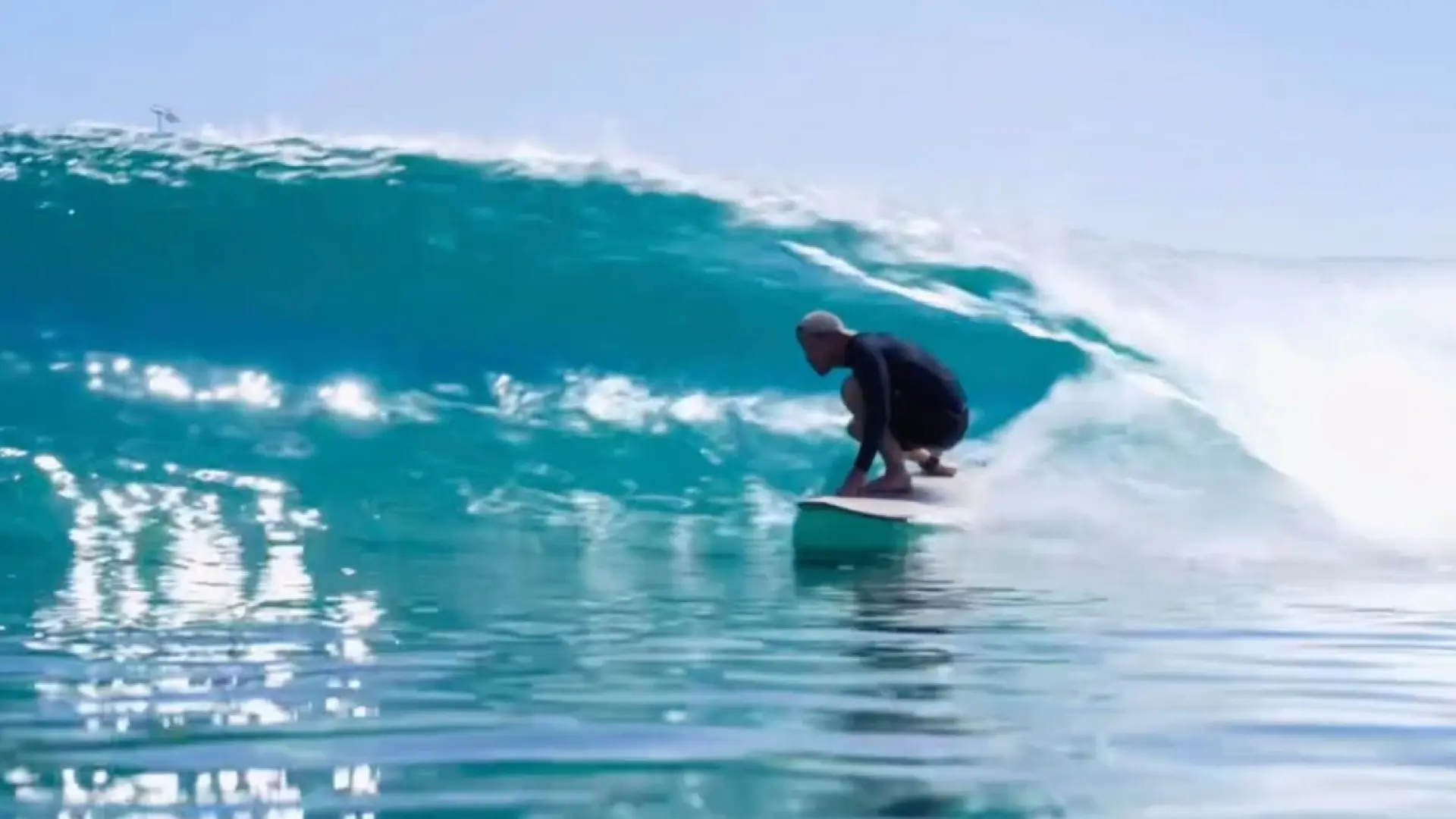 Meghan Markle sorprende en Instagram con un vídeo del príncipe Harry haciendo surf