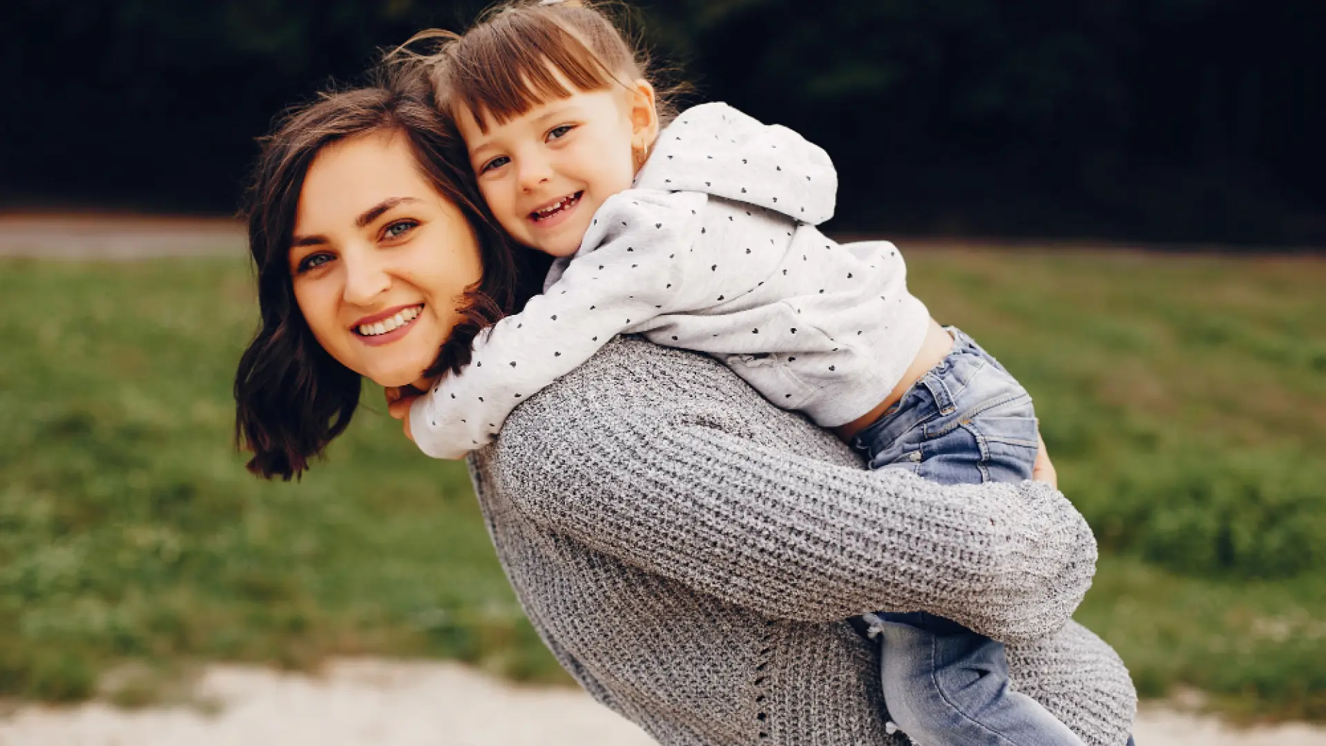 La sensibilidad materna predice el apego infantil, según una investigación reciente