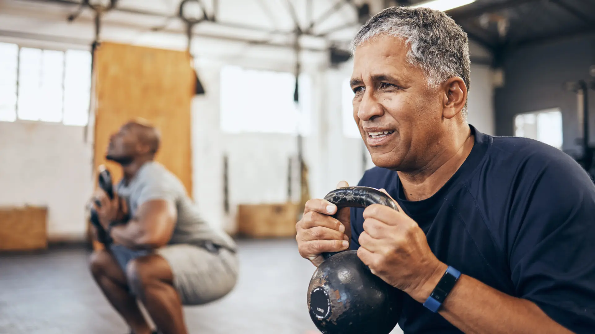 Un médico revela la edad a partir de la que «el cardio no te salvará» y qué ejercicio debes hacer en cambio
