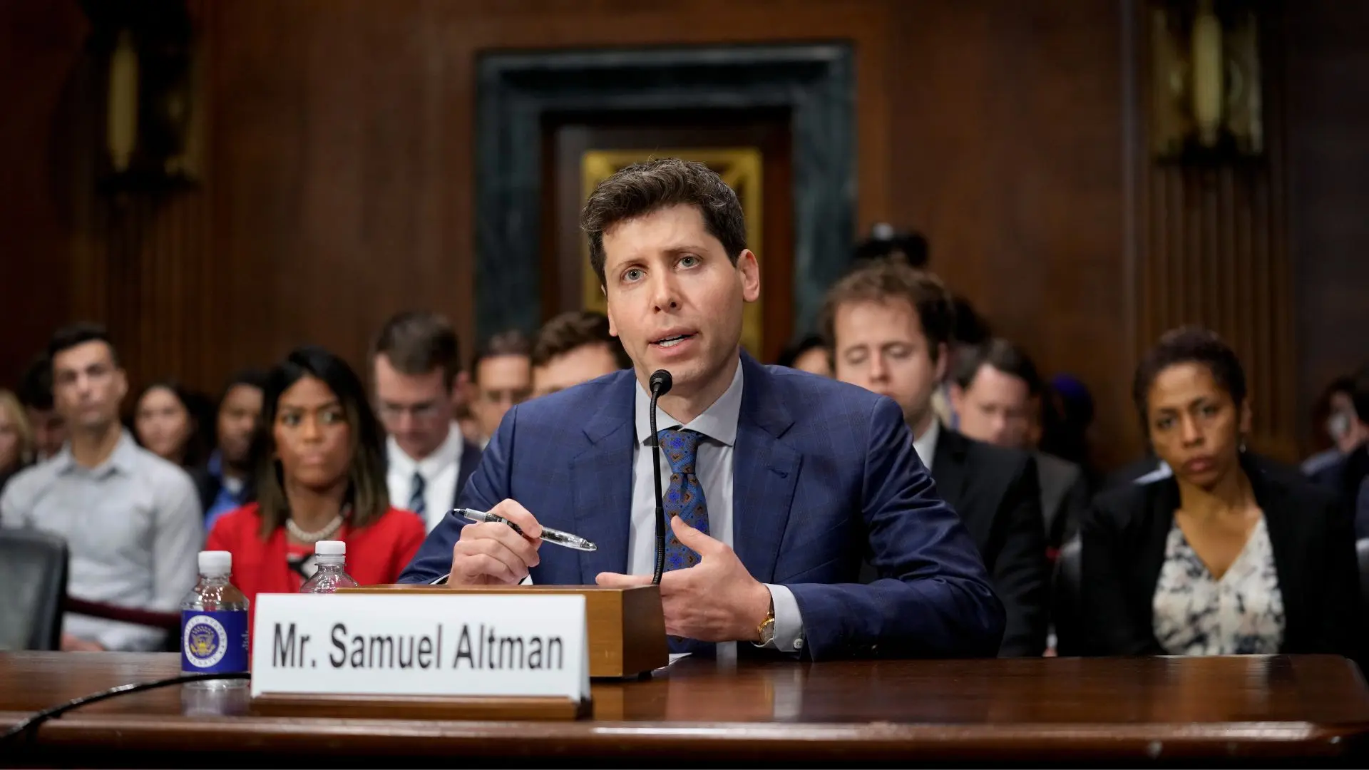 Demandan a OpenAI y a Sam Altman por el presunto papel de ChatGPT en el suicidio de un menor