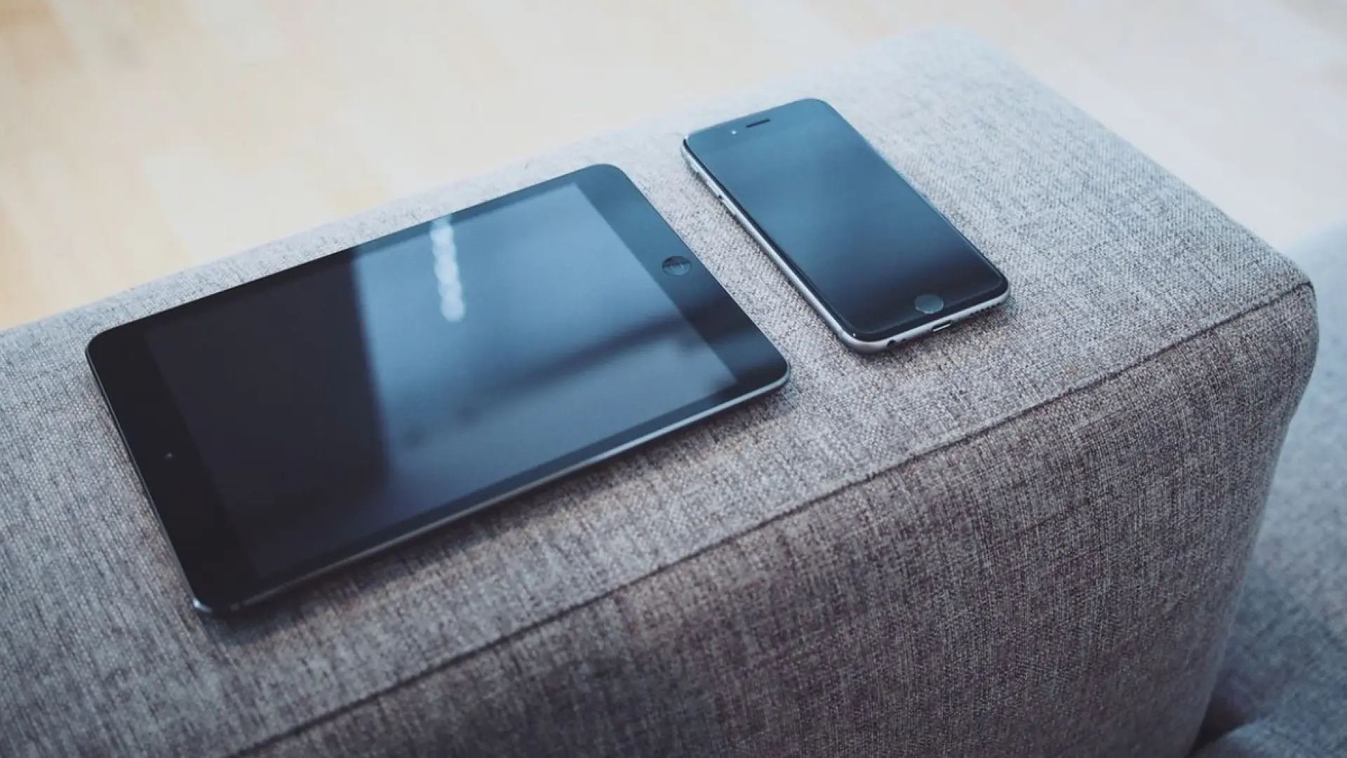 Si tienes un iPhone antiguo, esto te interesa: Apple lanza un parche para un problema grave de seguridad