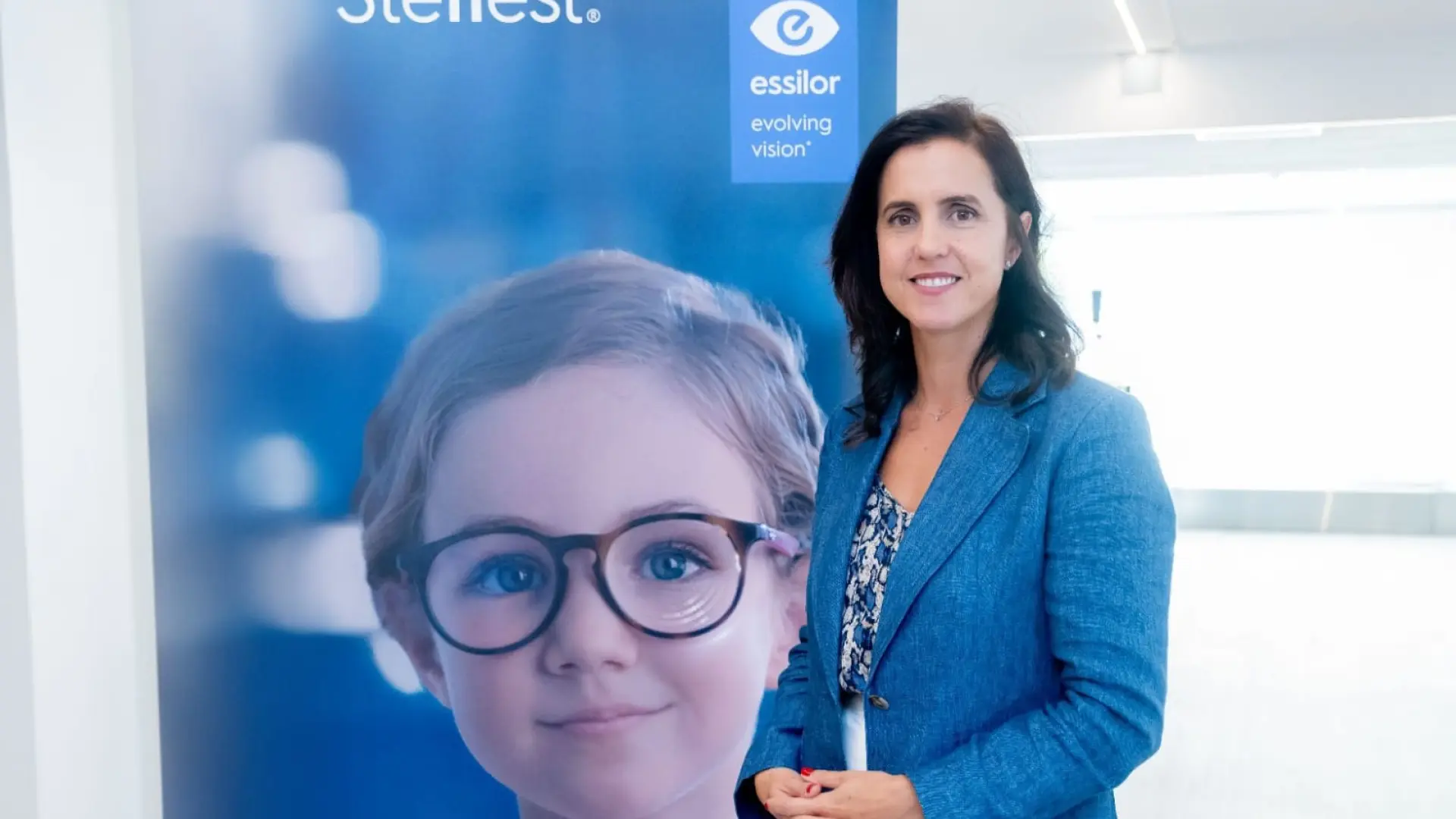 María Alarcón, oftalmóloga: «Muchos padres desconocen que existen unas lentes de control para frenar el avance de la miopía infantil»